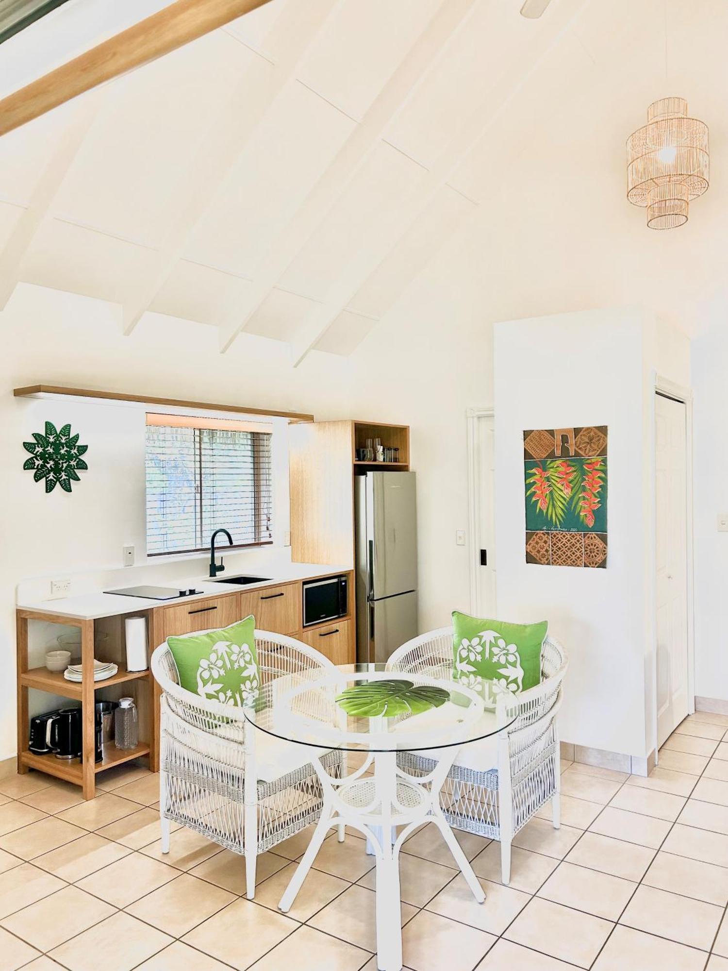 Motu Beachfront Art Villas Rarotonga Exterior photo