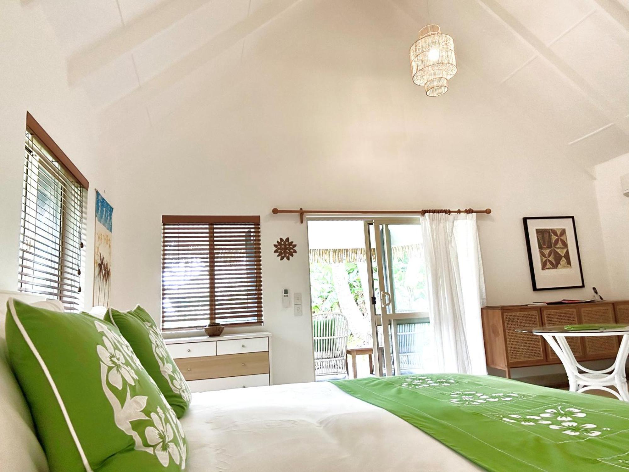 Motu Beachfront Art Villas Rarotonga Exterior photo
